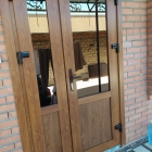 Установил двери и окна одной фирмы